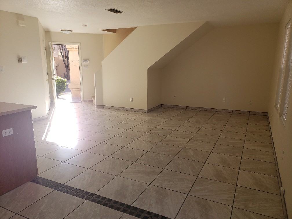 3312 Mountainside Parkway Northeast - Photo 3 of 14