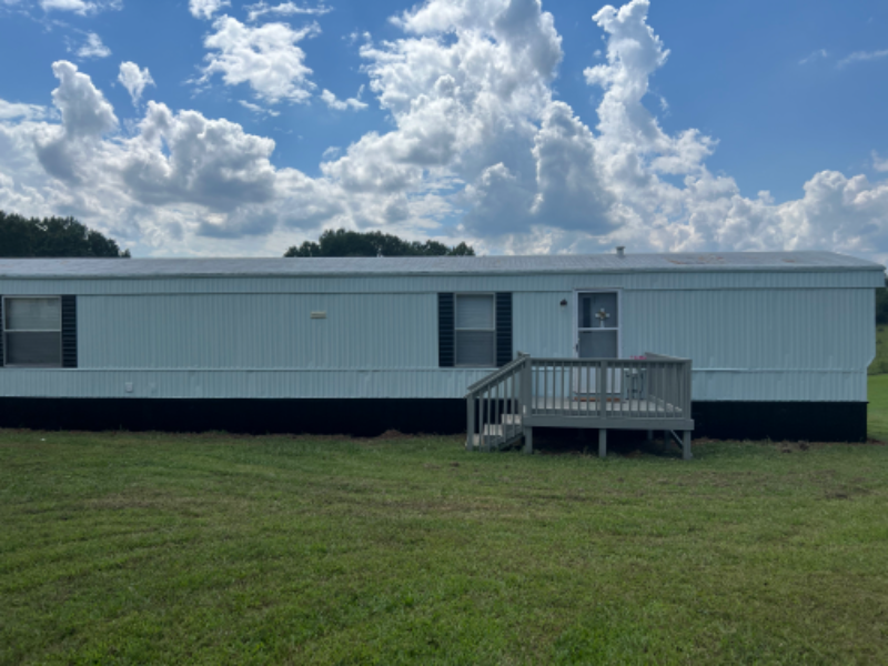 3915 Wilkesboro Hwy - Photo 2 of 17