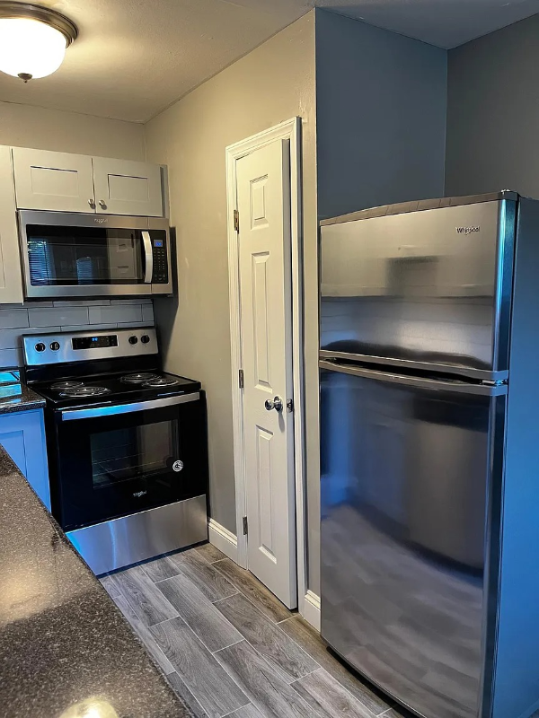 8 Springview Garden,Amosland Rd #8 Amosland - Photo 3 of 27