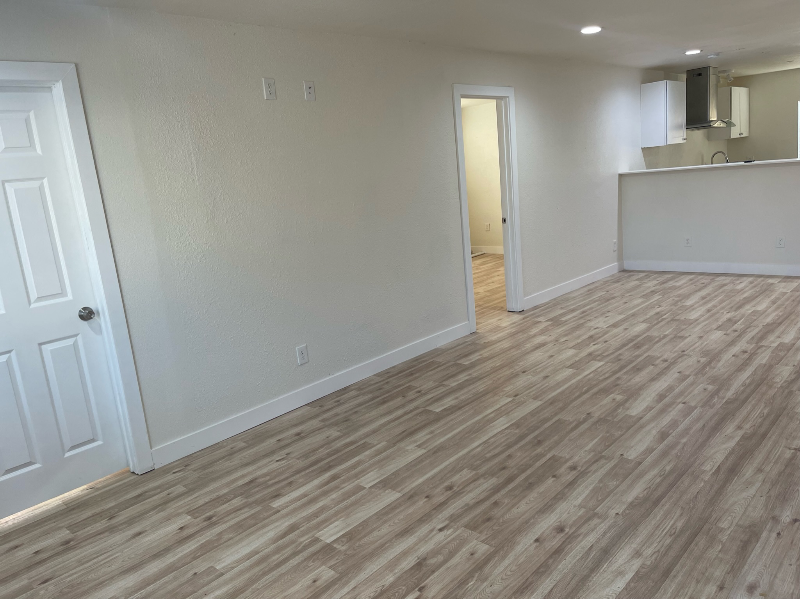 542 E Barnard St - Photo 2 of 15