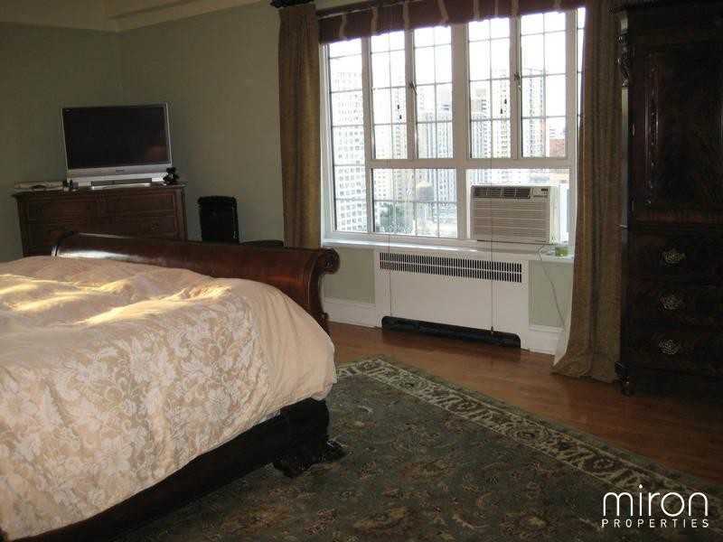 Central Park West #18B