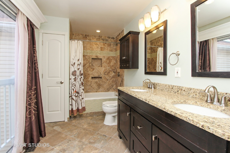 385 Le Parc Cir - Photo 3 of 13