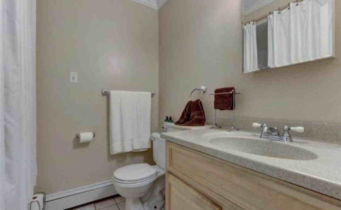 110 Parkwood Dr - Photo 3 of 10