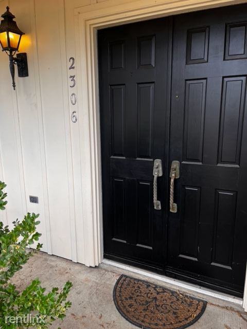 2306 Quail Hollow Dr - Photo 3 of 30