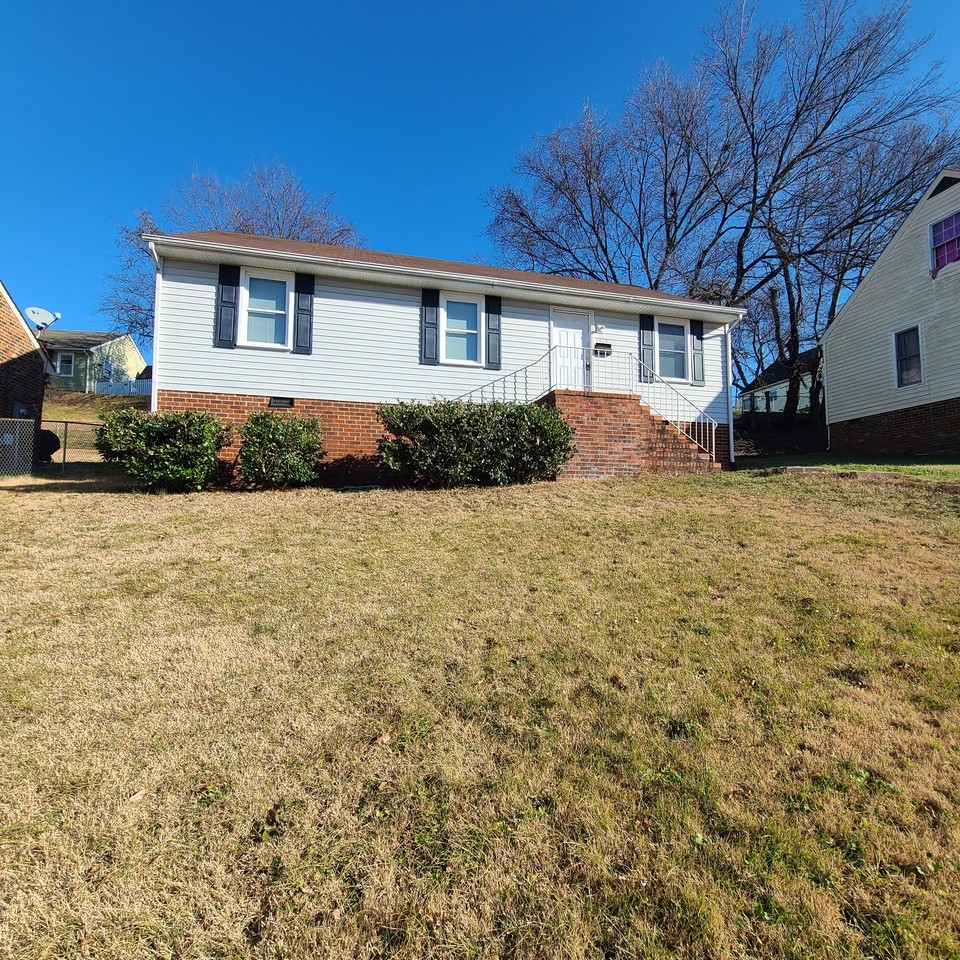 4905 Goddin Cir - Photo 2 of 11