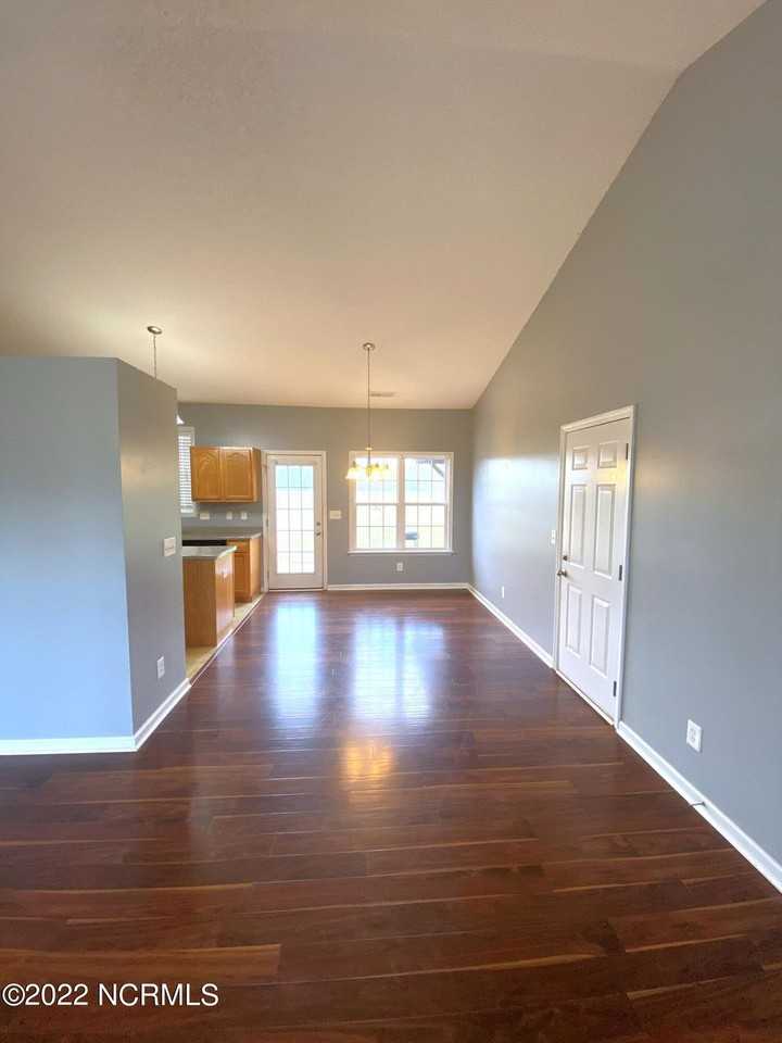 125 Hardin Drive - Photo 3 of 8