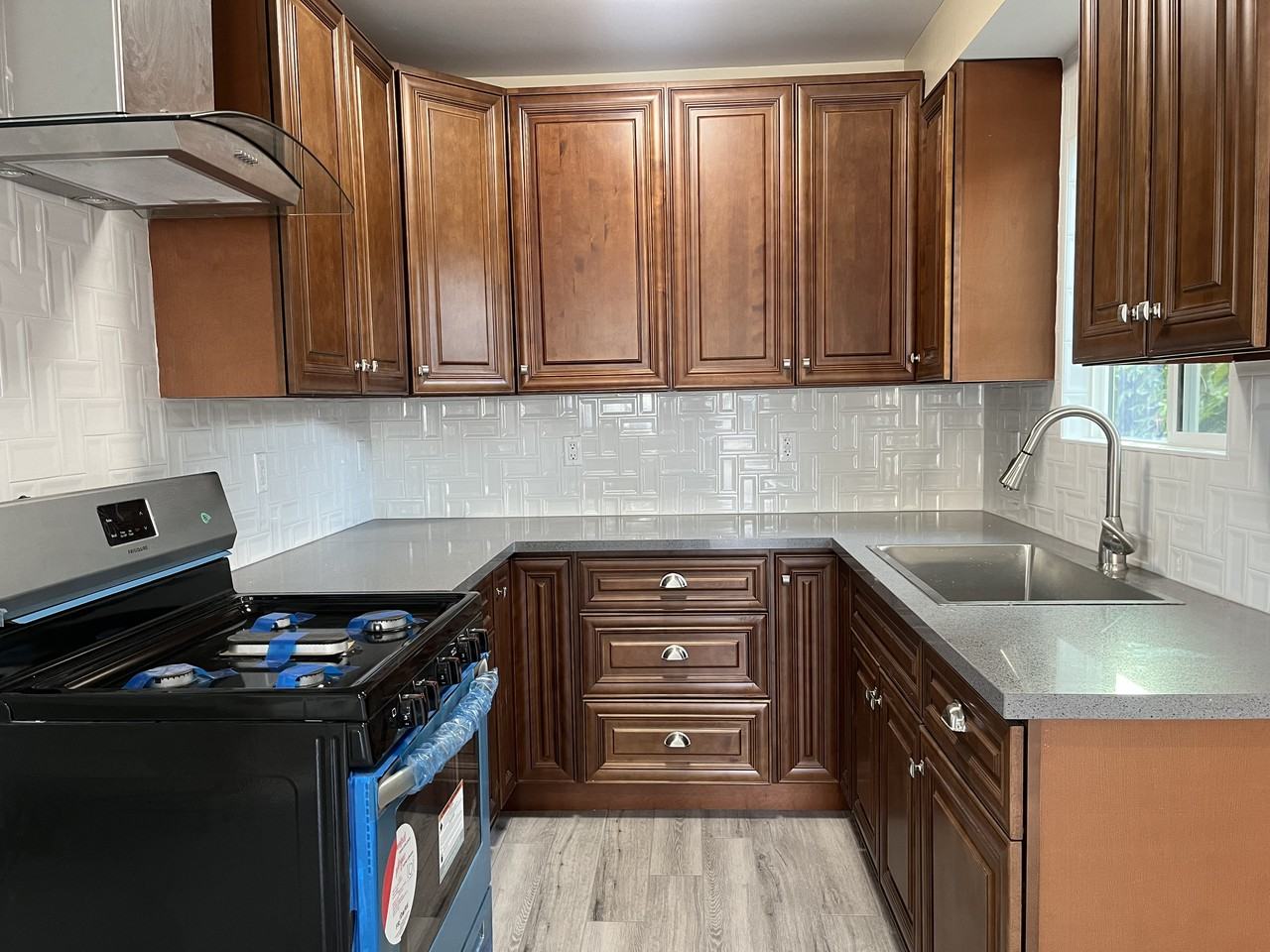 13816 Cohasset Street - Photo 5 of 19