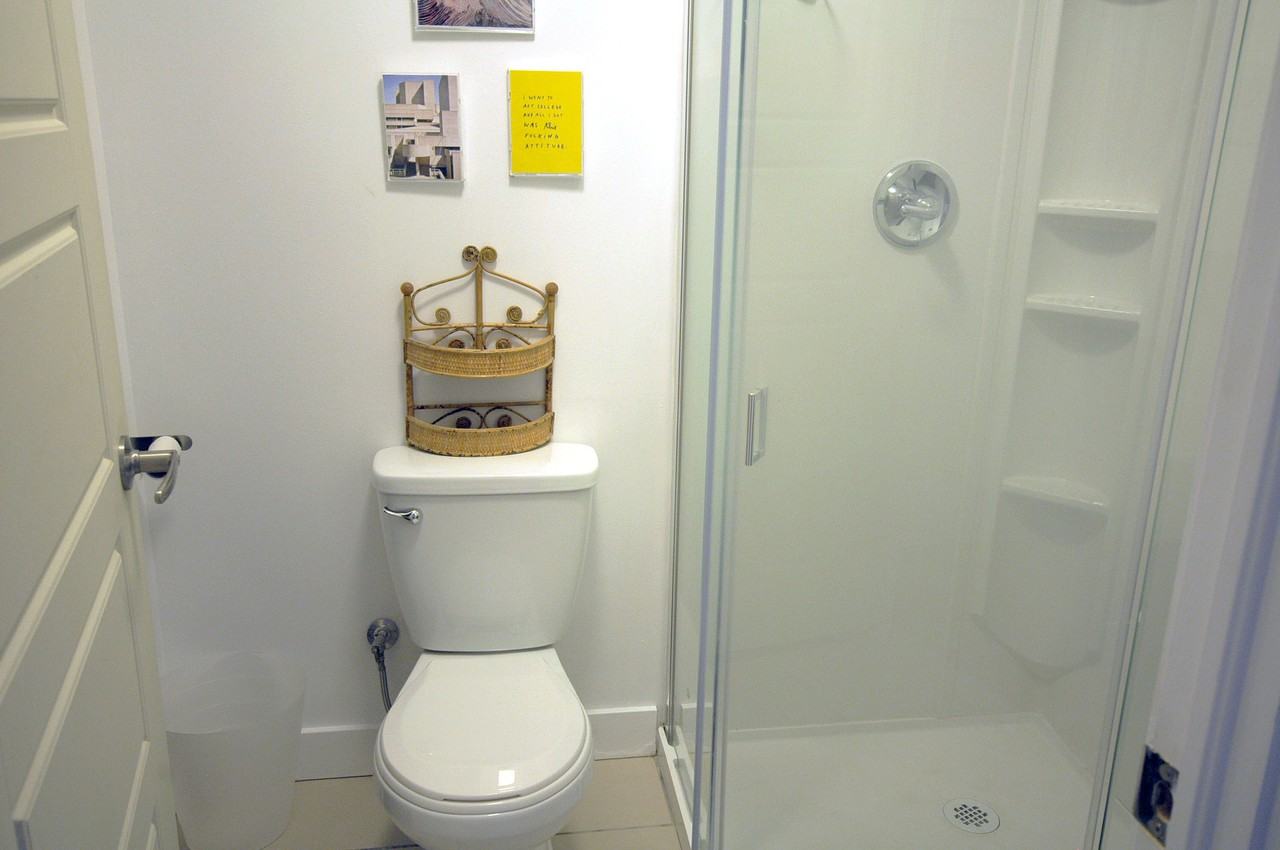 Av. Coloniale & Rue Roy E #45CO - Photo 5 of 16