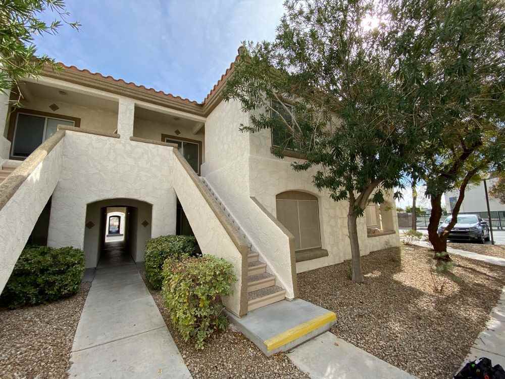 6704 Indian Chief Dr - Photo 2 of 37