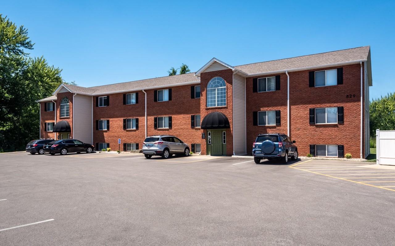 821 Park Entrance Pl #4