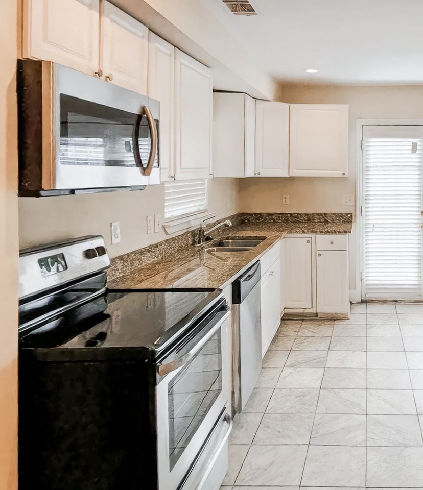 Farrington Pl Se - Photo 4 of 16