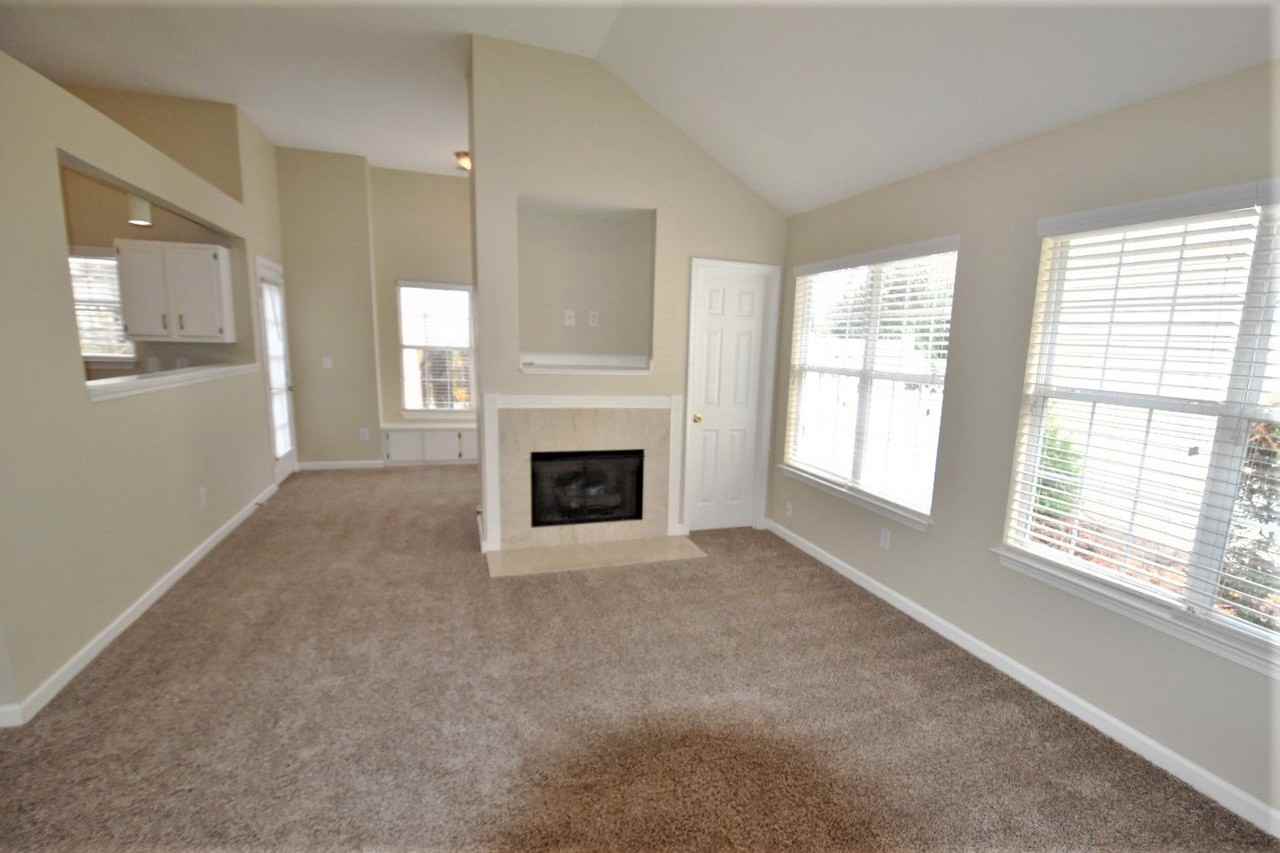 261 Woodland Way - Photo 3 of 11