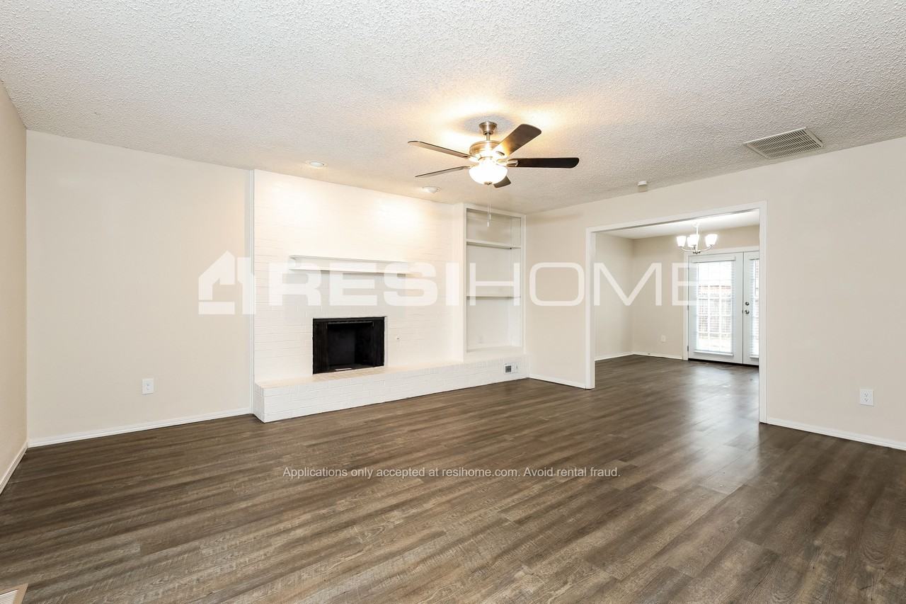 2200 Summer Oak Dr - Photo 3 of 19