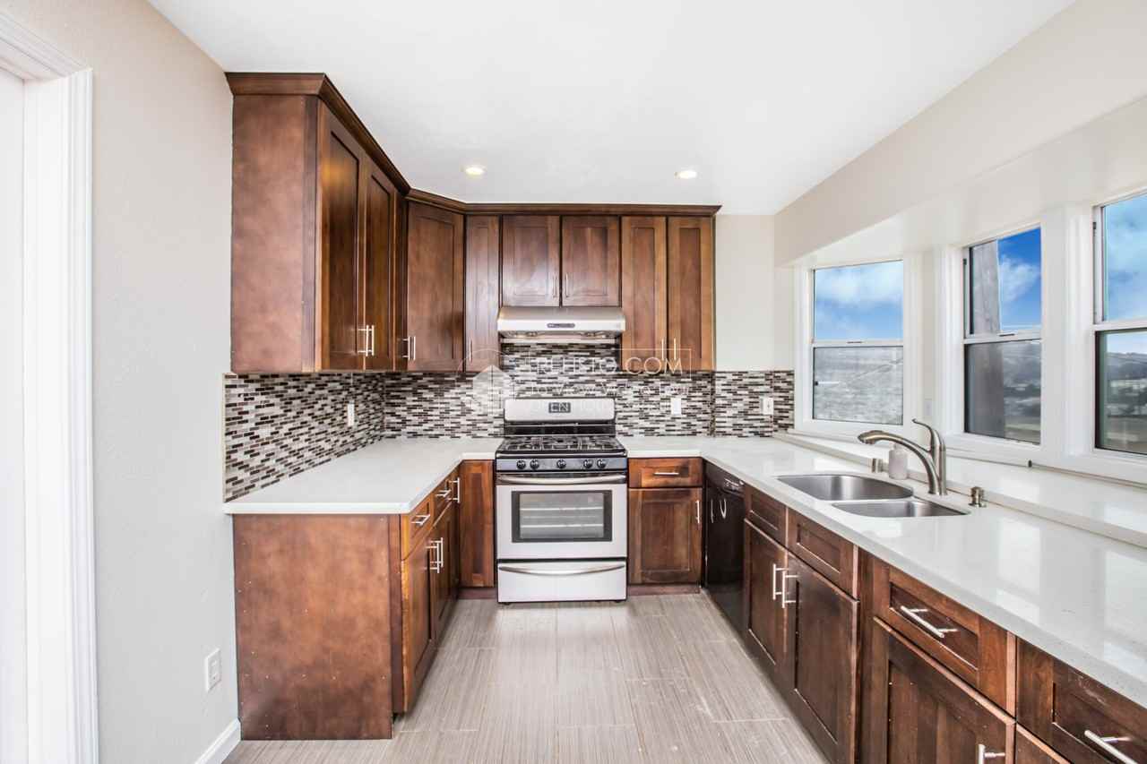 5 Sparta St - Photo 3 of 27