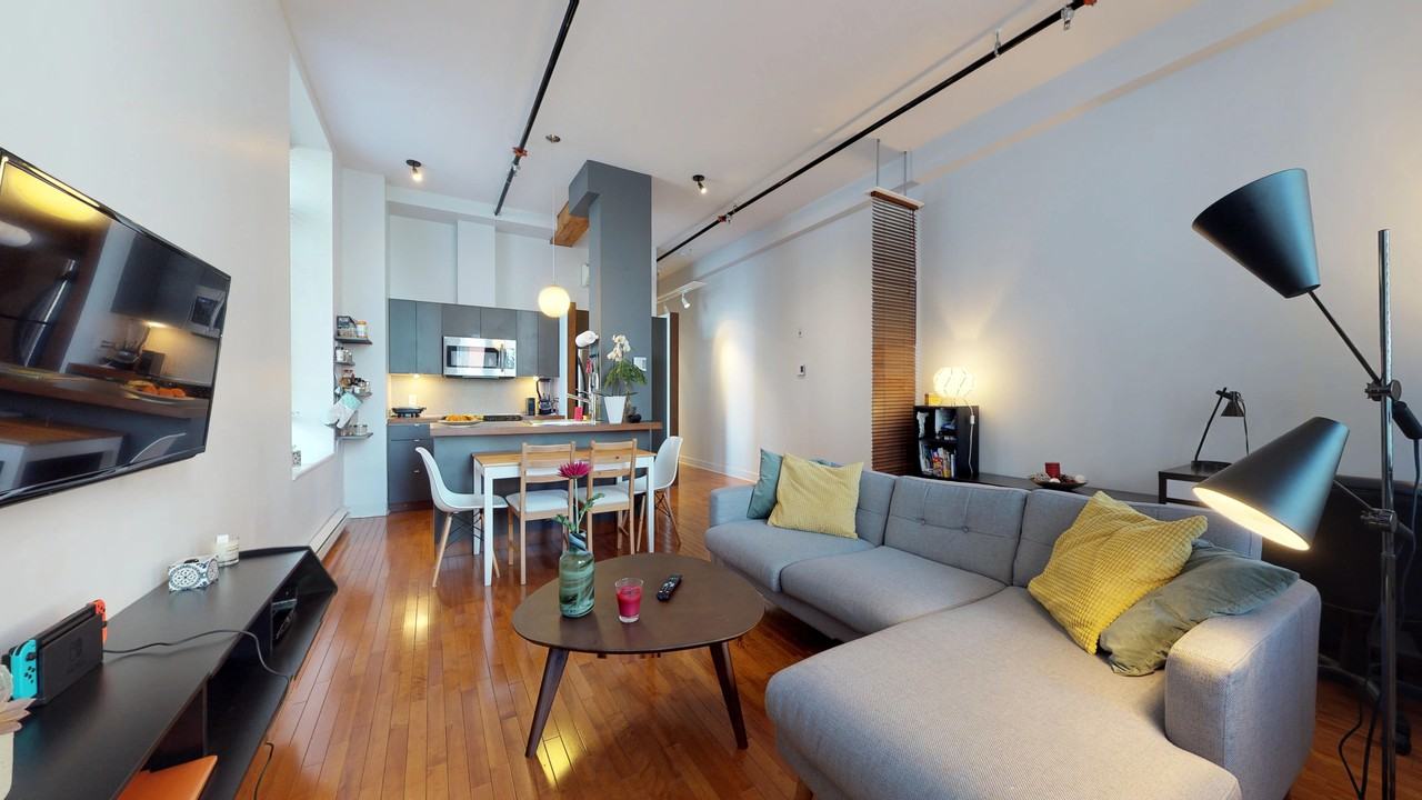 1015 Rue William #111