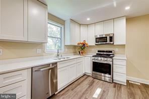 1609 Lee Road - Photo 2 of 16