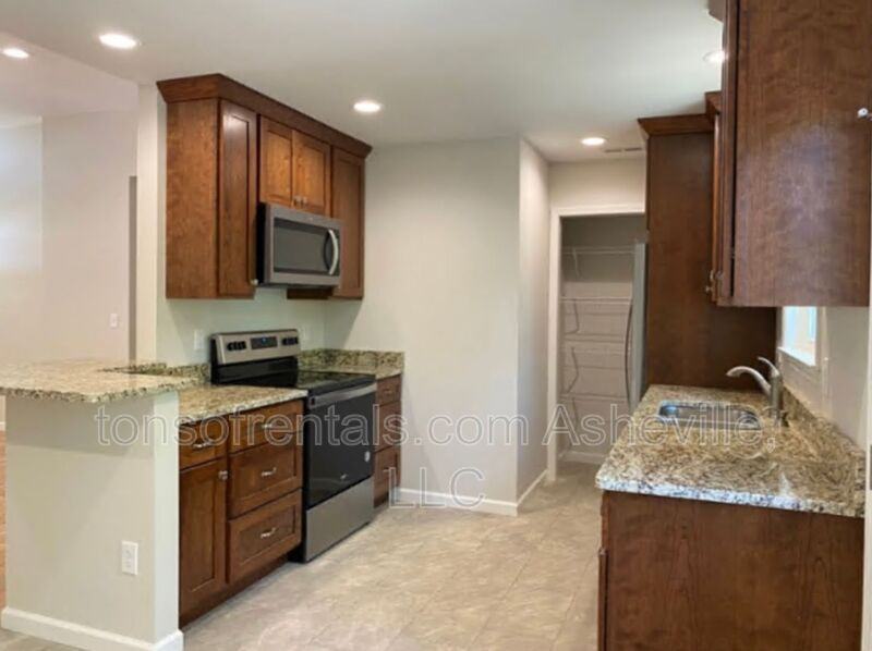 51 John Halford Ct - Photo 5 of 17