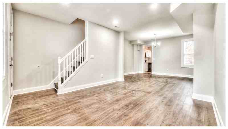 524 E 30th St - Photo 2 of 11