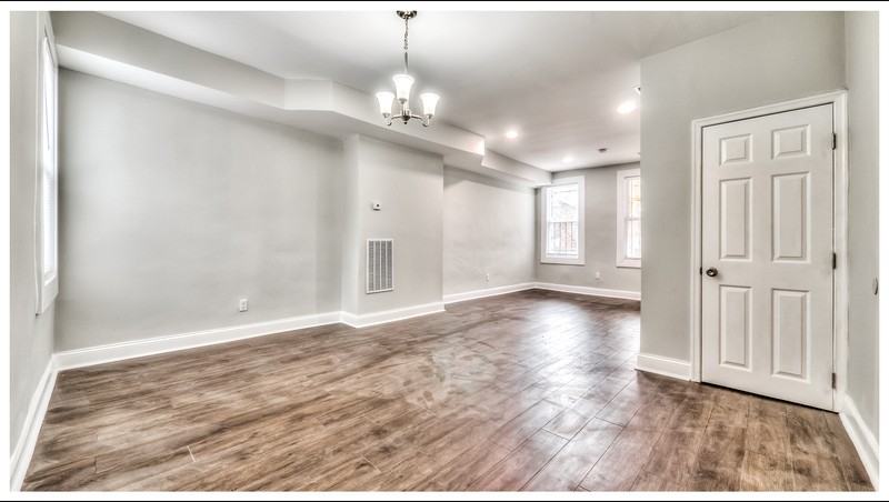 524 E 30th St - Photo 3 of 11