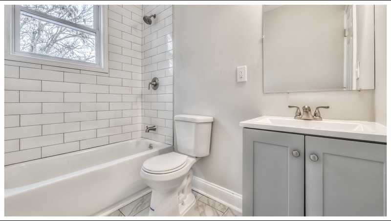 524 E 30th St - Photo 6 of 11