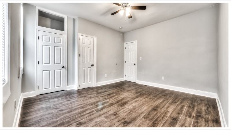 524 E 30th St - Photo 7 of 11