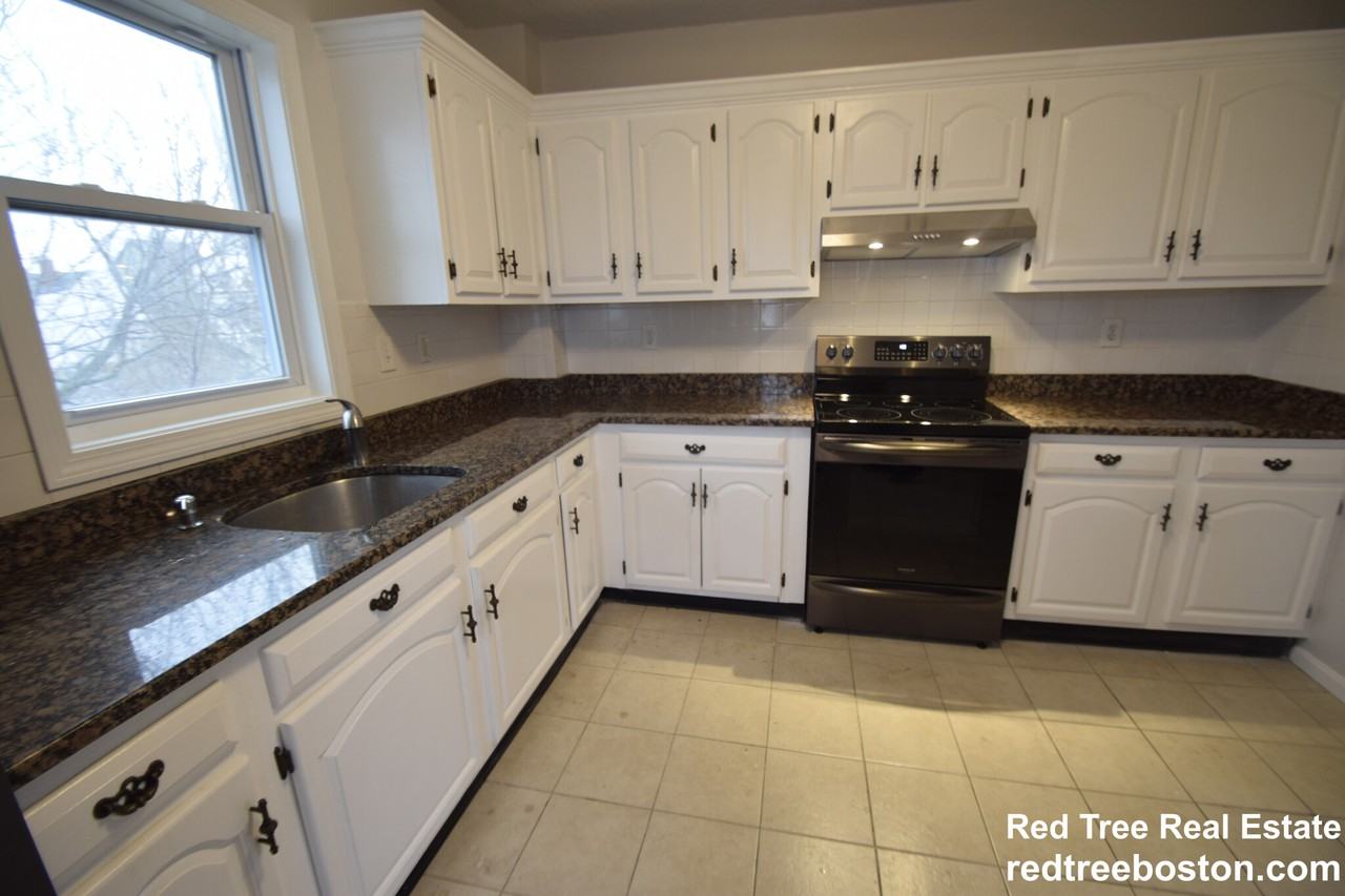 247 School St 2 - Photo 2 of 11