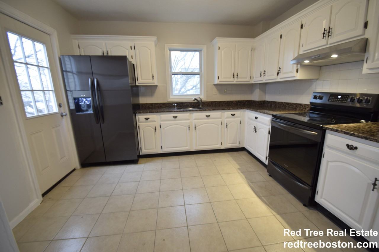 247 School St 2 - Photo 3 of 11