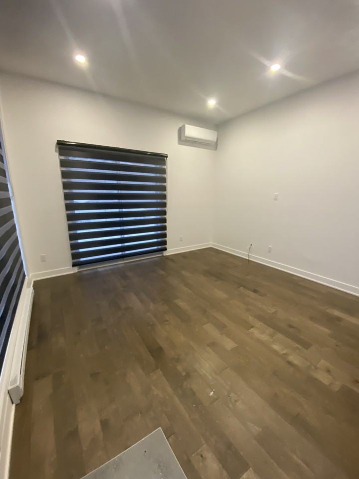 1603 Avenue Valois - Photo 3 of 12