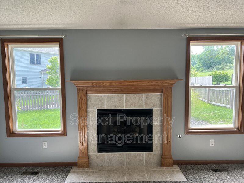 812 Willen Ln - Photo 3 of 26