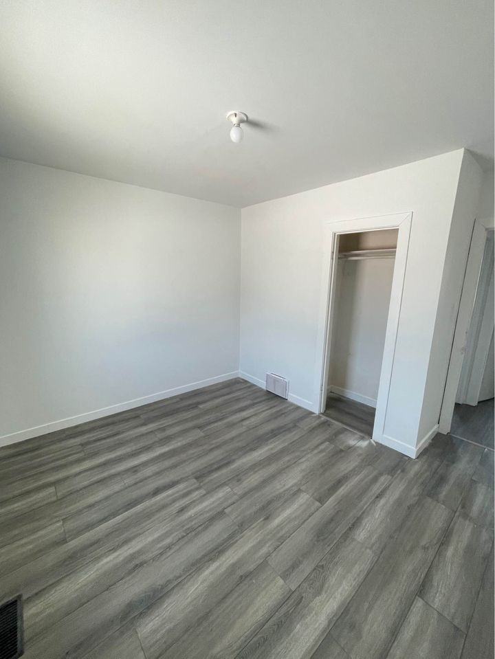 10502 162 Street Northwest - Photo 3 of 9