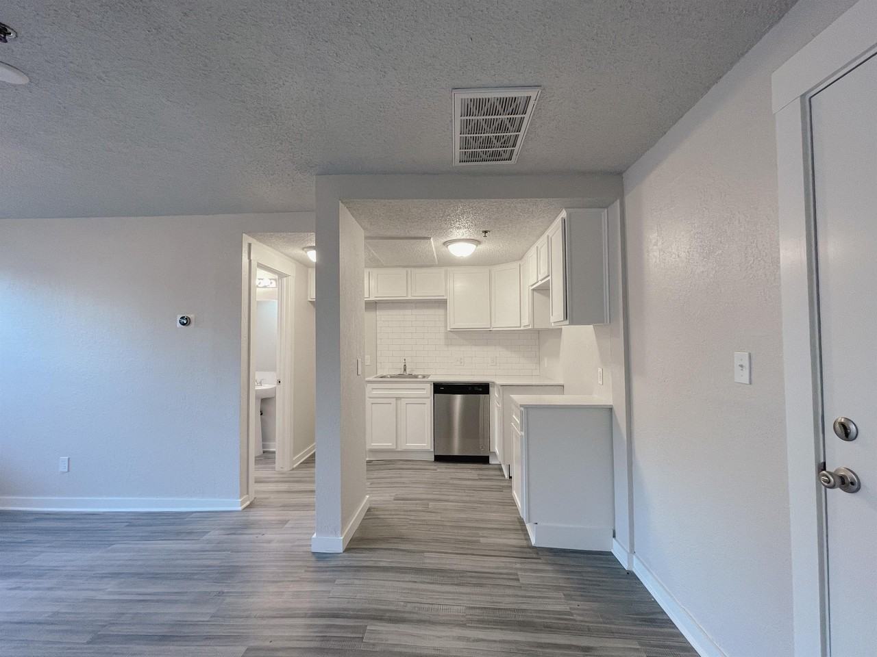 727 Culbertson Dr #312 - Photo 5 of 10