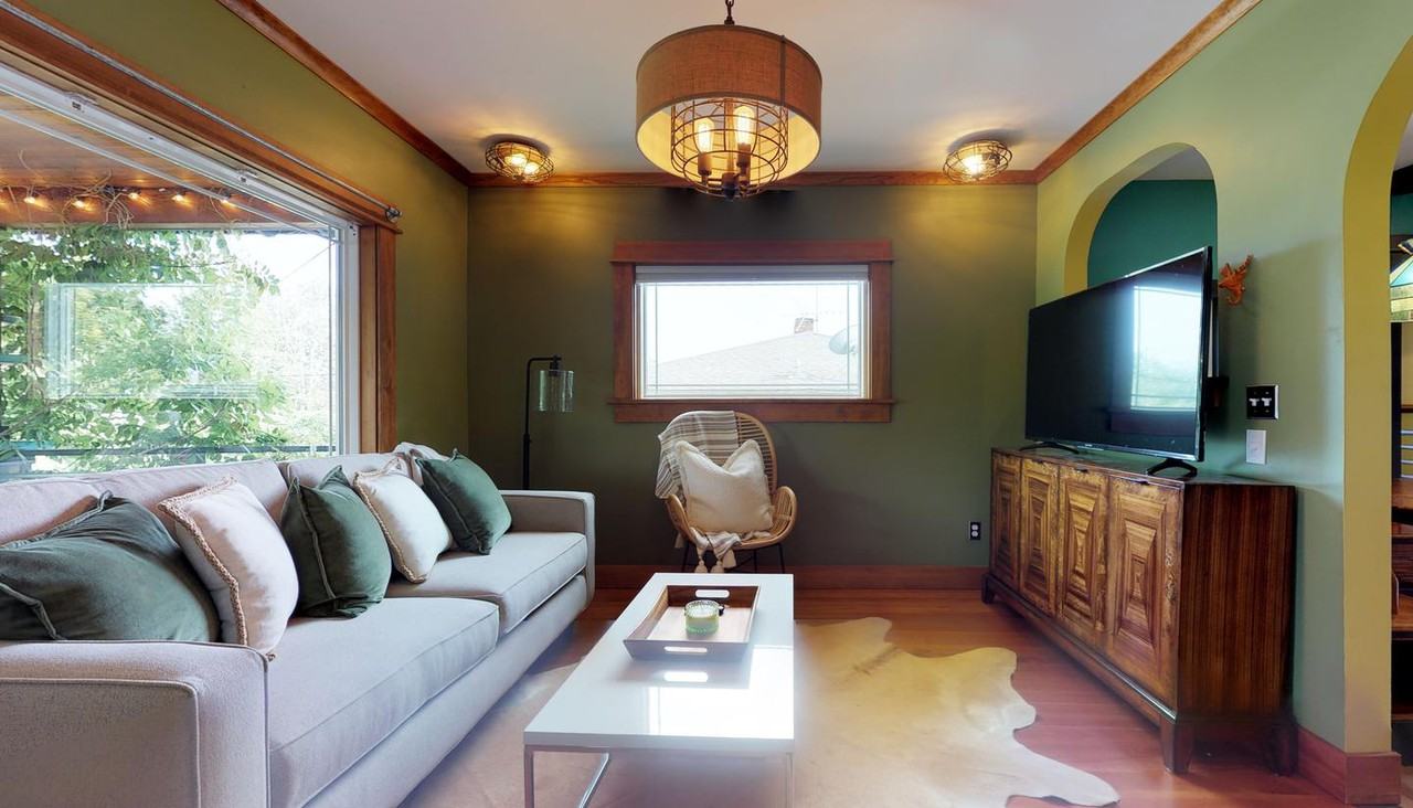 Beautiful Rose City Park house with backyard firepit Apartments in