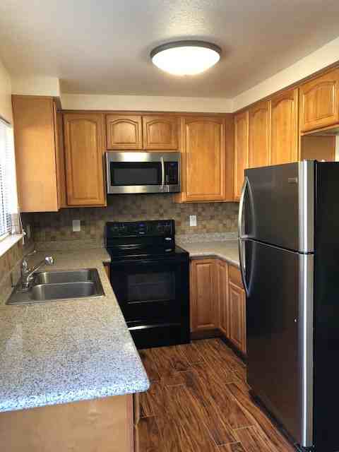 1180 Spring Valley Cmn #1 - Photo 5 of 21