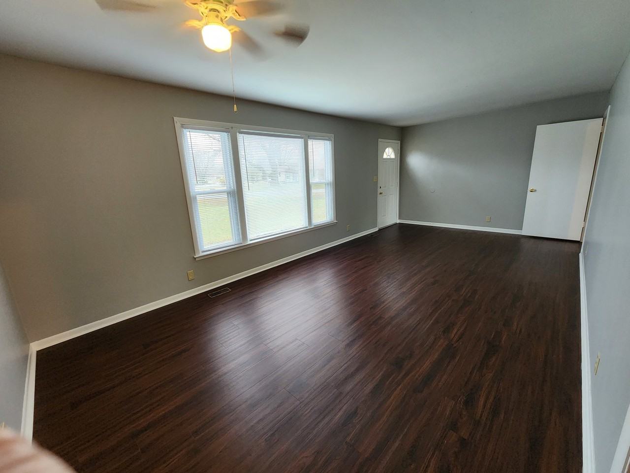 2221 Green Acres Dr - Photo 2 of 11