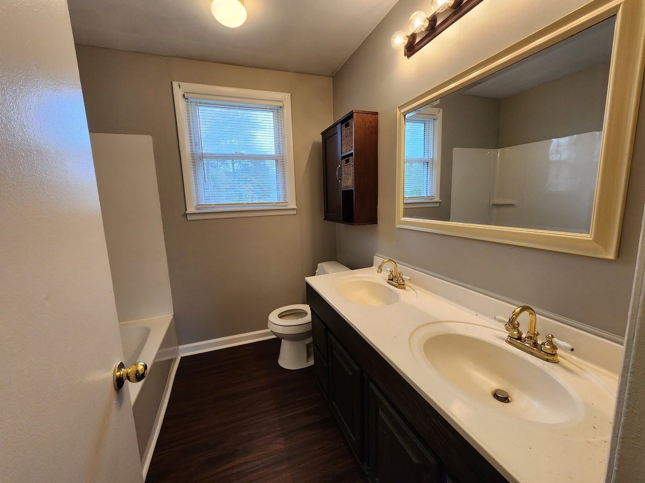 2221 Green Acres Dr - Photo 6 of 11