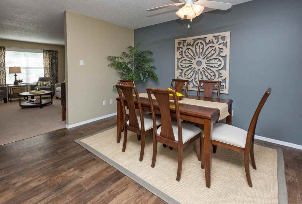 Ashworth Pointe & Foxboro Townhomes - Photo 7 of 40