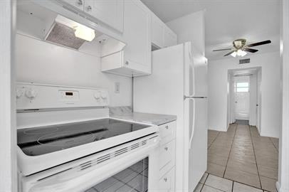 447 Northeast 125th ST - Photo 3 of 18