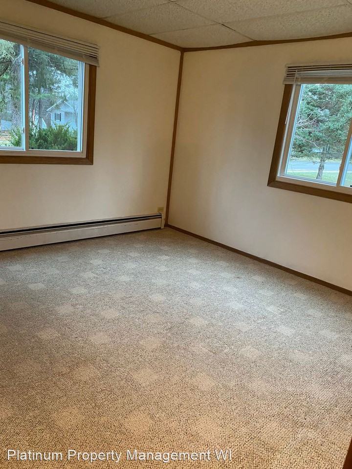 1810 Neupert Ave - Photo 3 of 13