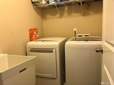 469 Ne Nantucket St - Photo 3 of 25