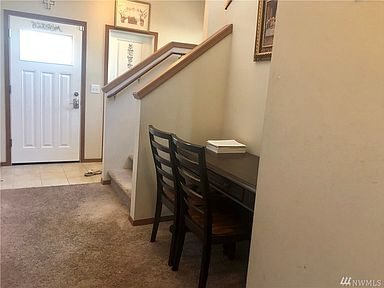 469 Ne Nantucket St - Photo 4 of 25