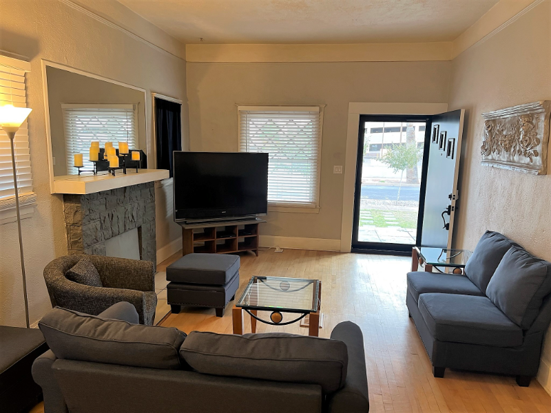 1528 W Monroe St - Photo 3 of 19