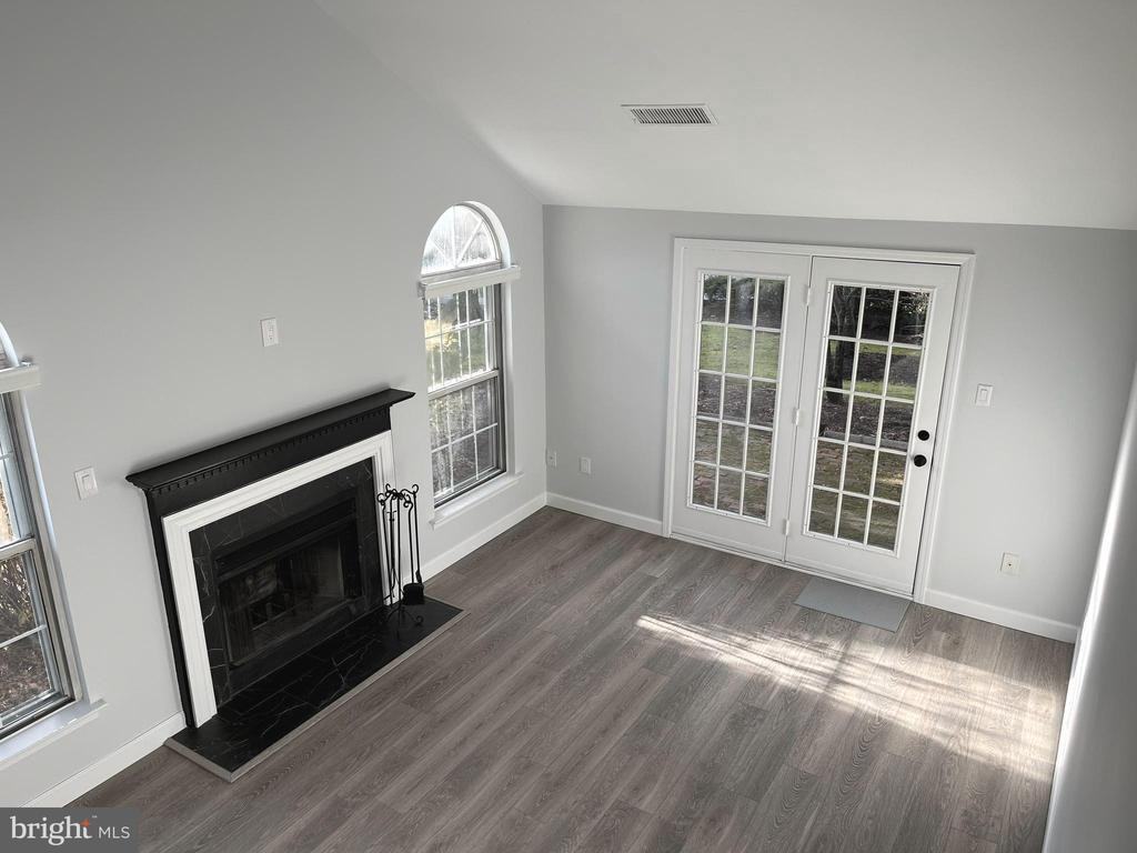 1907 Potters Pl - Photo 3 of 25