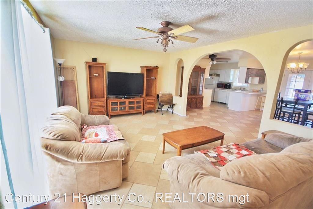 4701 Ambassador Dr - Photo 2 of 21