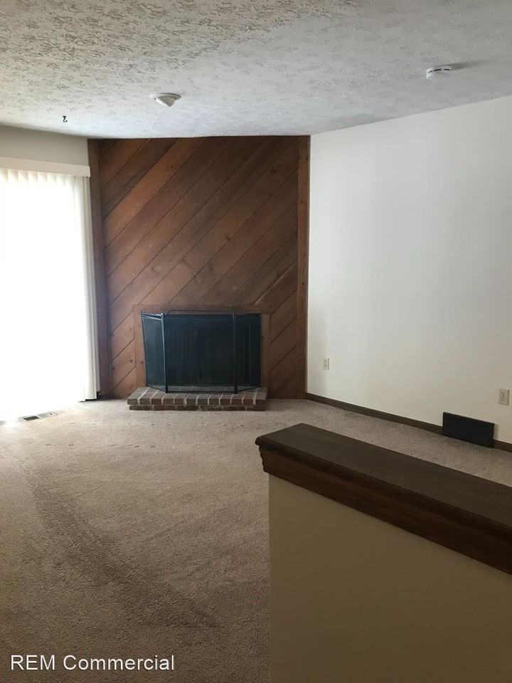 1440 Lupe Ave NW - Photo 2 of 12