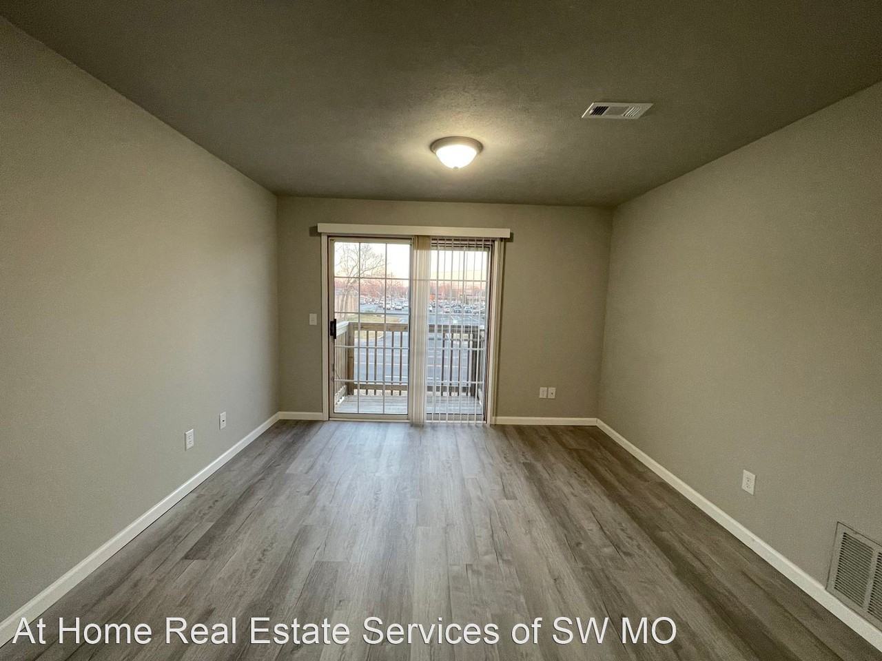 2029-2035 S National - Photo 2 of 10