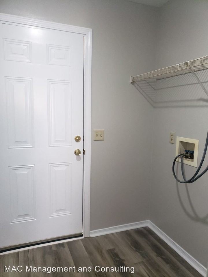 20 W Borden St - Photo 3 of 18