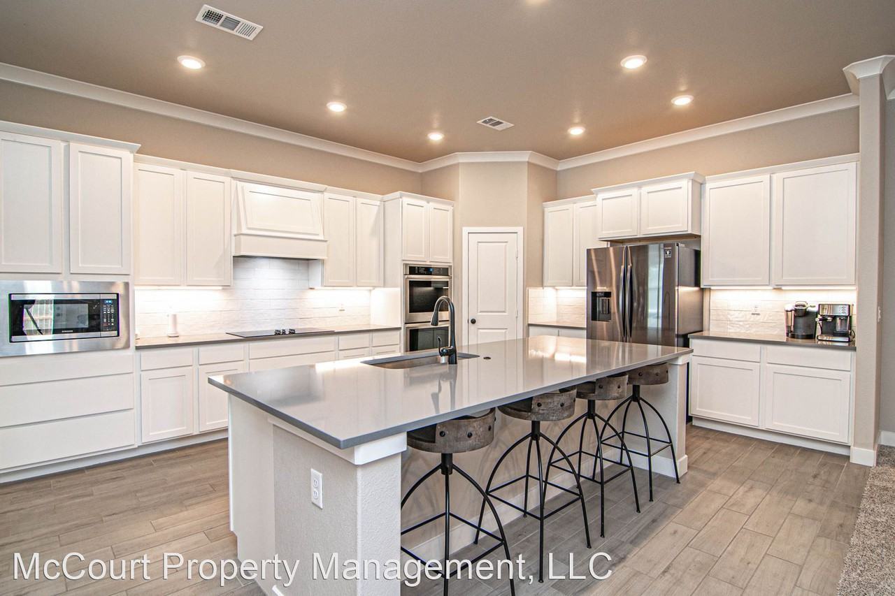 2405 Bastrop Ave - Photo 3 of 41