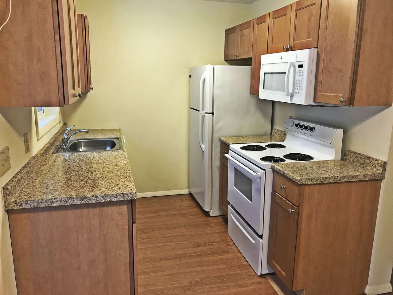 C1 C8 Grandview Drive Apartments in South Burlington North, South