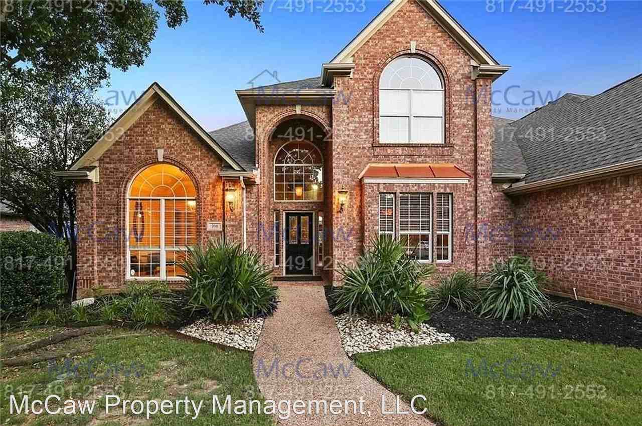 708 Dover Pl - Photo 2 of 32