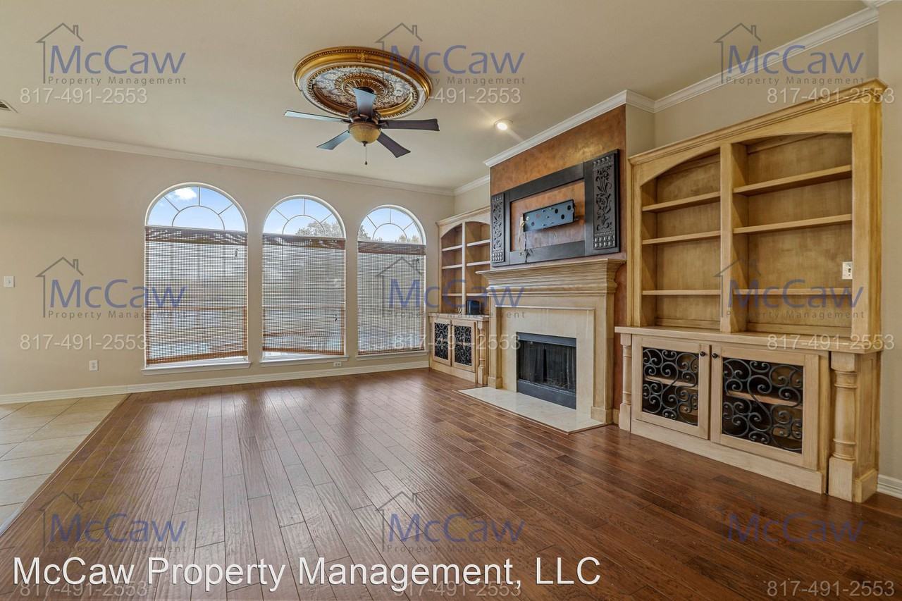 708 Dover Pl - Photo 3 of 32